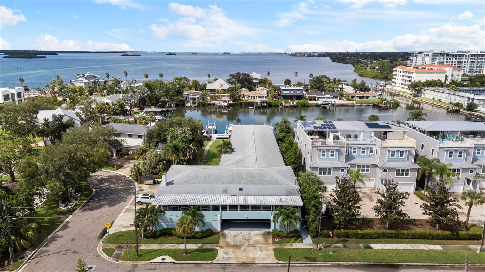 300 VENETIAN DR #1 — photo 4