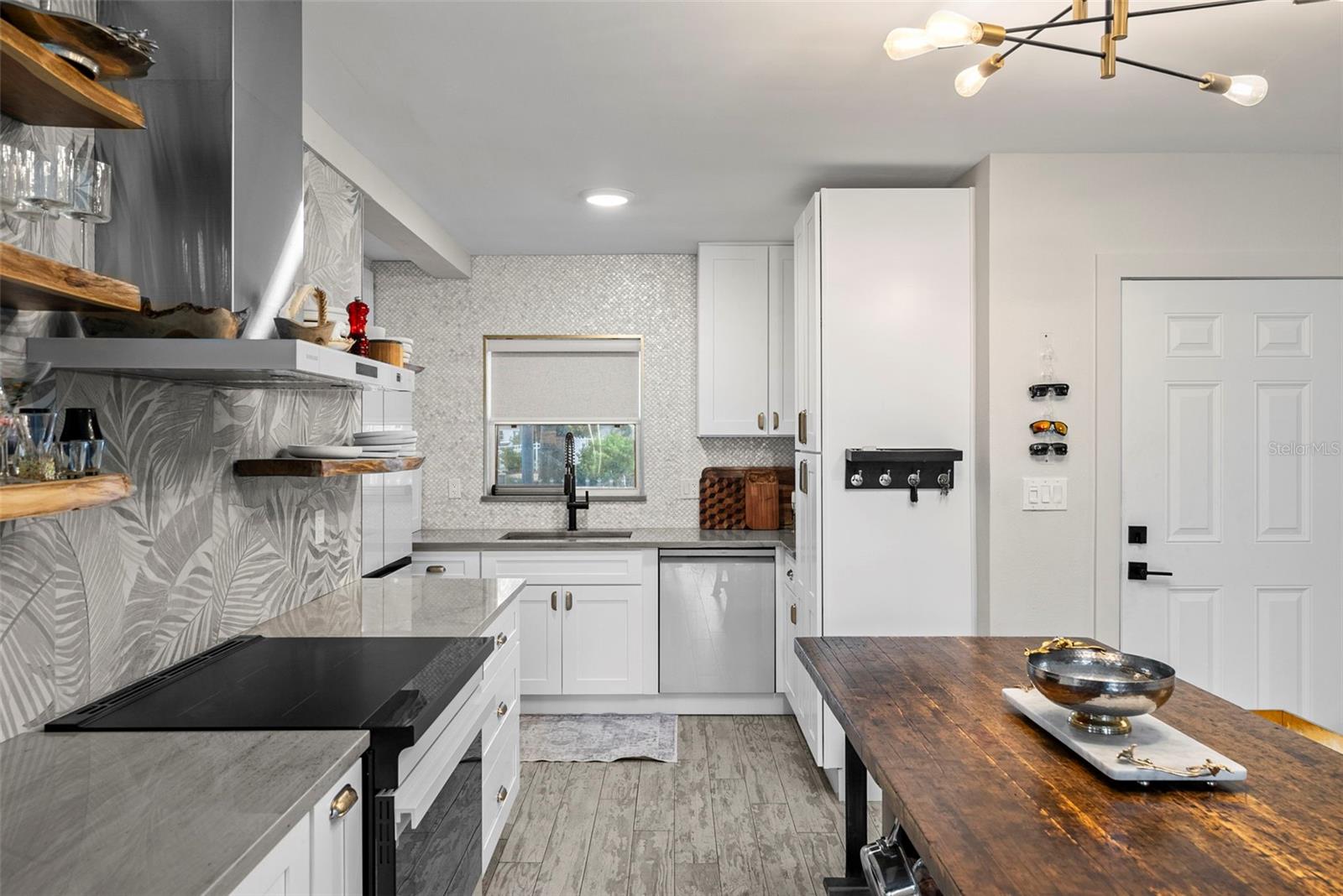 300 VENETIAN DR #1 — photo 18