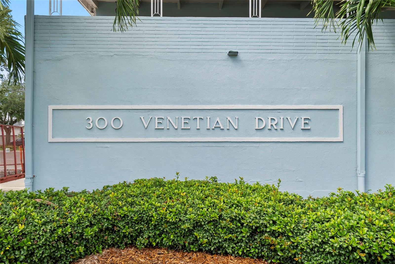 300 VENETIAN DR #1 — photo 6