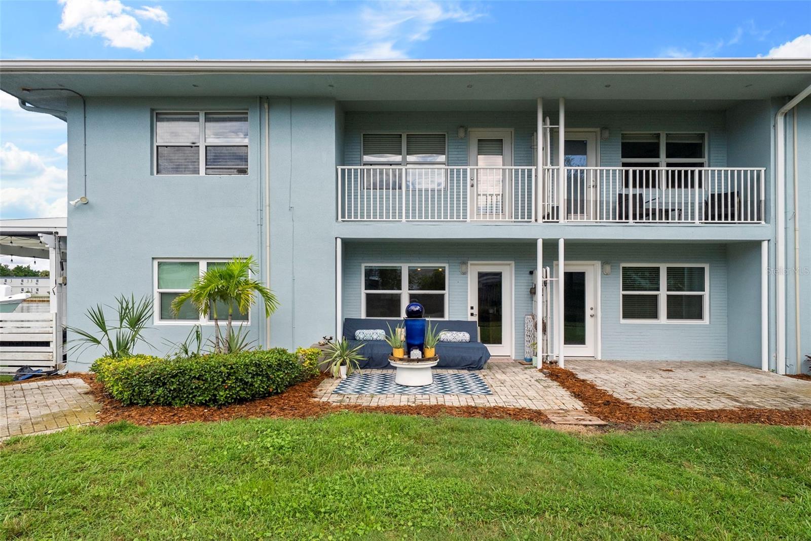 300 VENETIAN DR #1 — photo 2