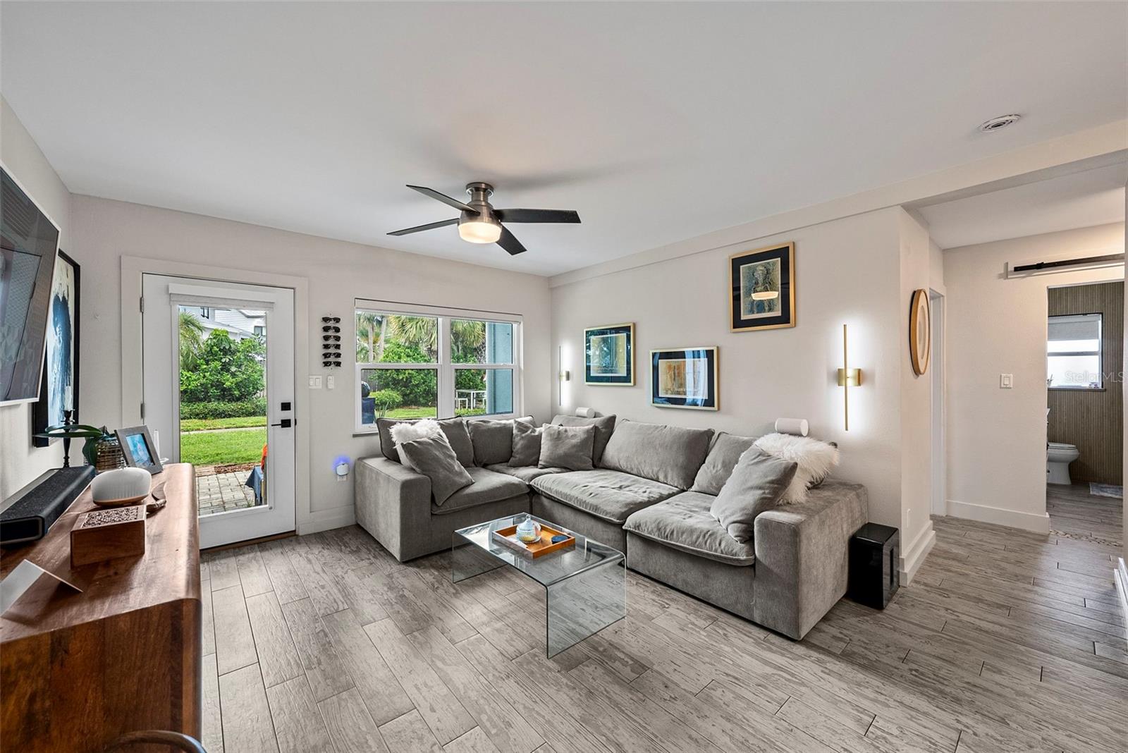 300 VENETIAN DR #1 — photo 9