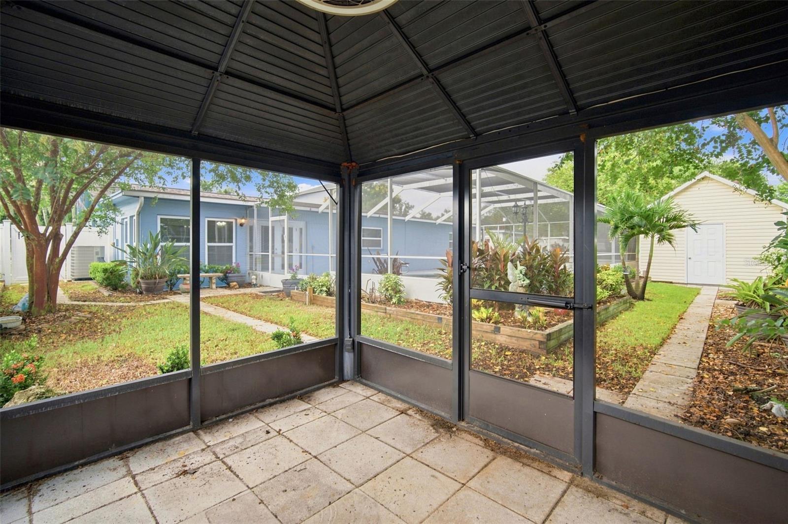 526 S LARRY CIR — photo 42