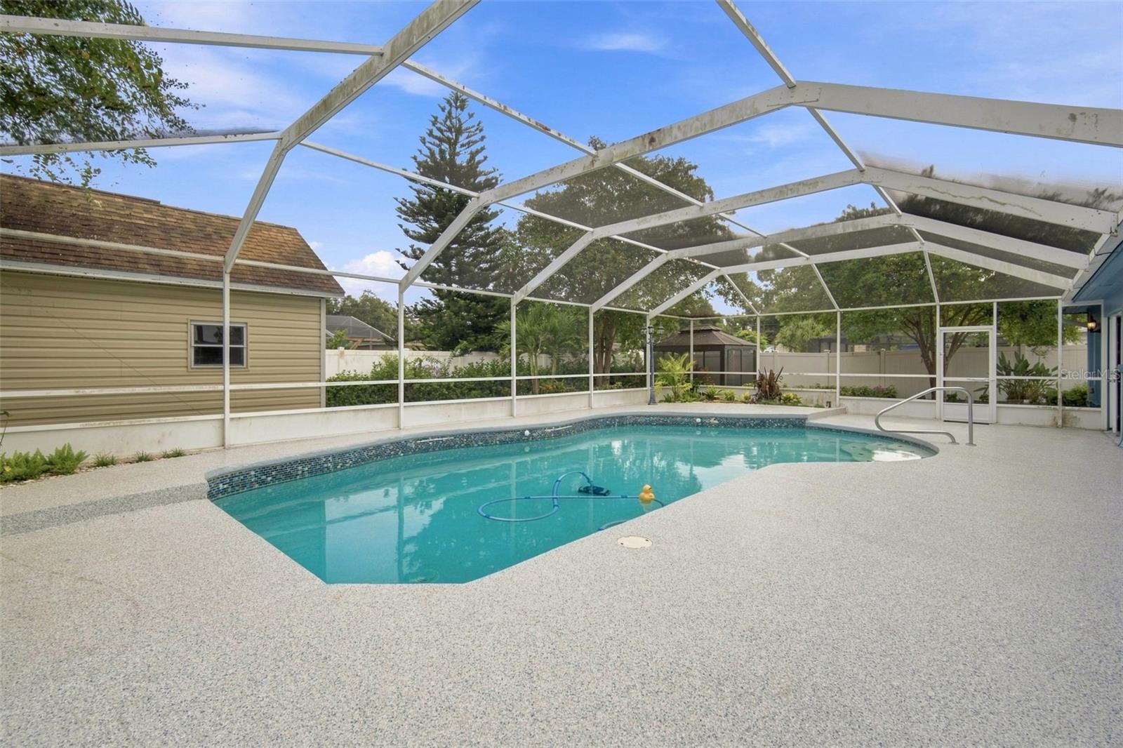 526 S LARRY CIR — photo 38