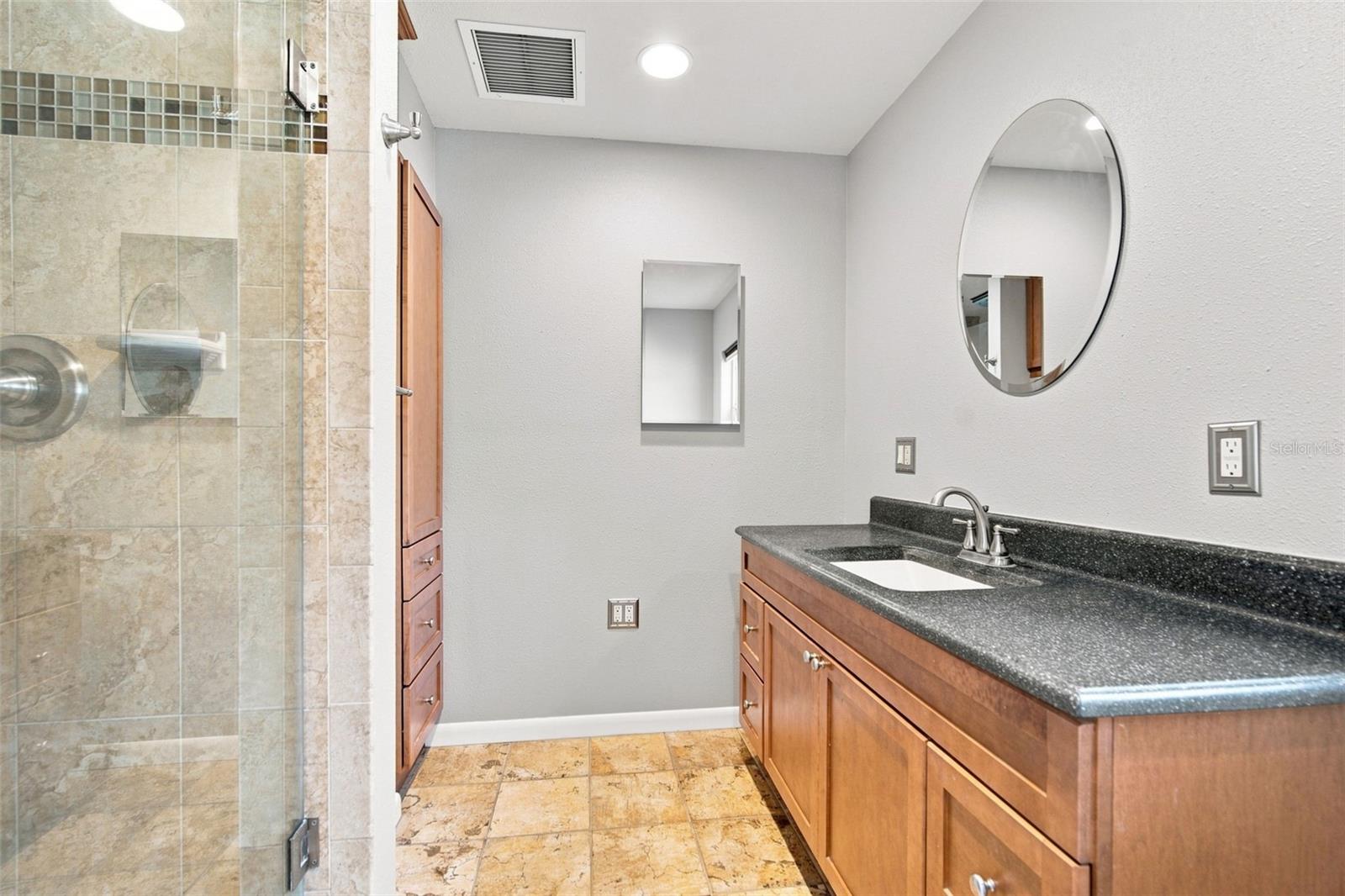 526 S LARRY CIR — photo 19