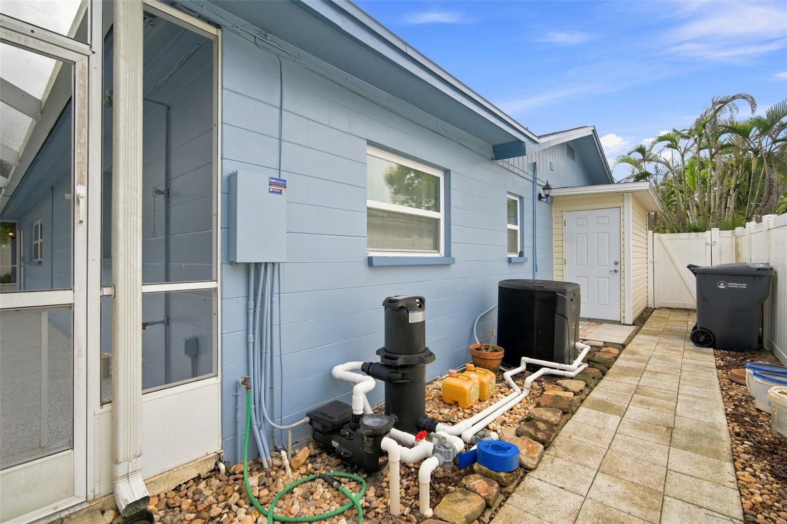 526 S LARRY CIR — photo 46