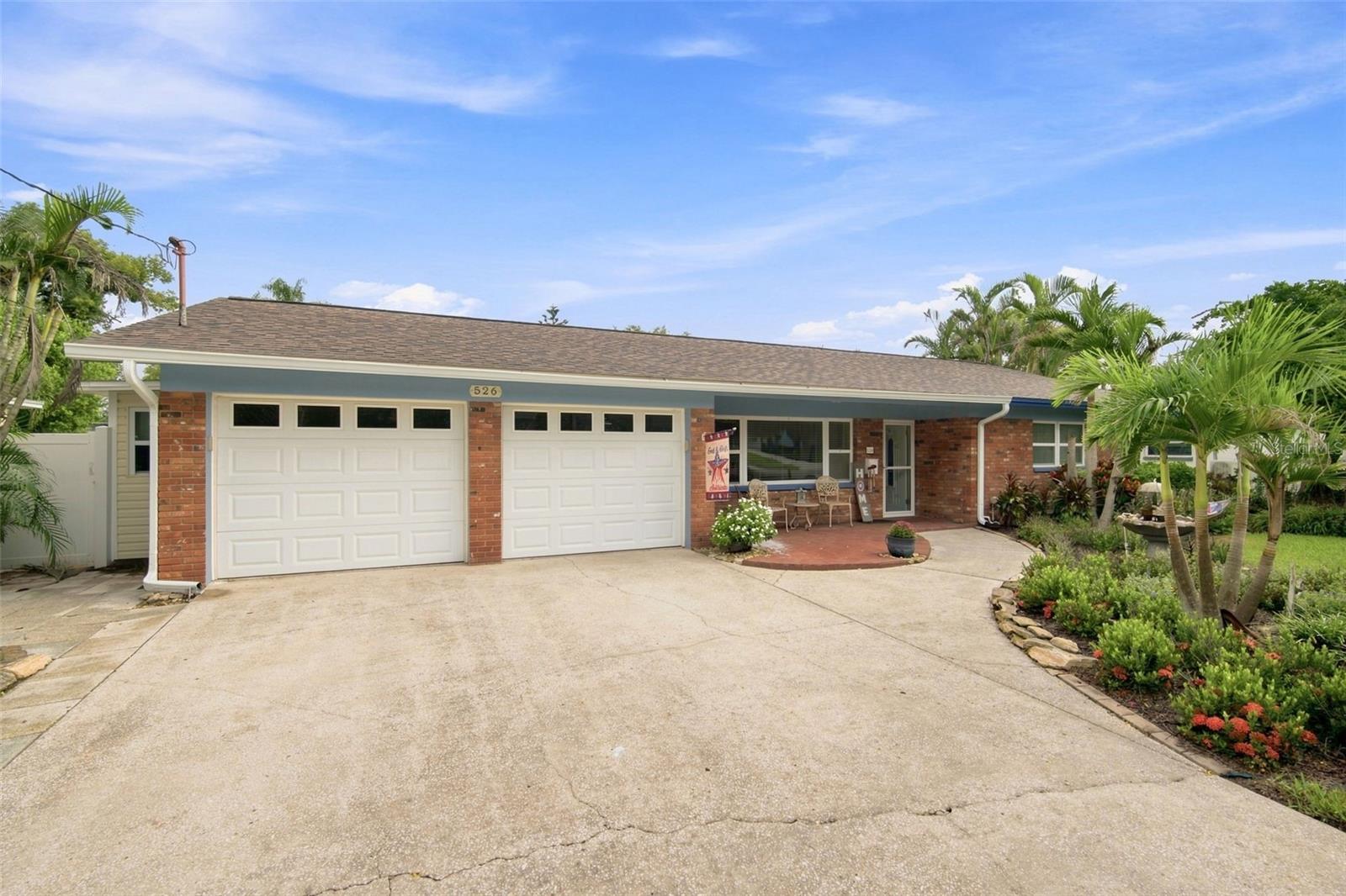 526 S LARRY CIR — photo 3