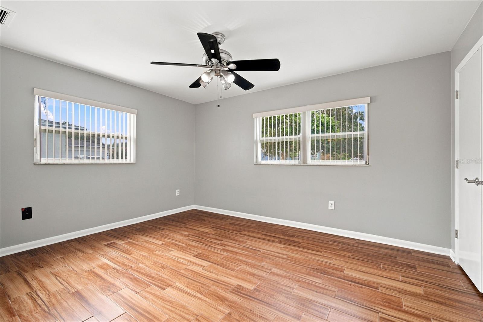 526 S LARRY CIR — photo 26