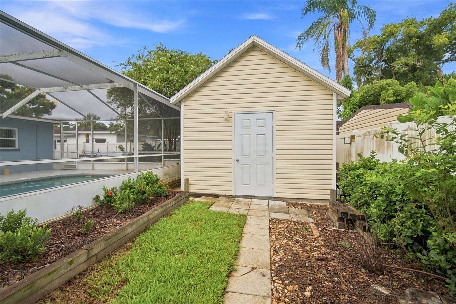 526 S LARRY CIR — photo 43