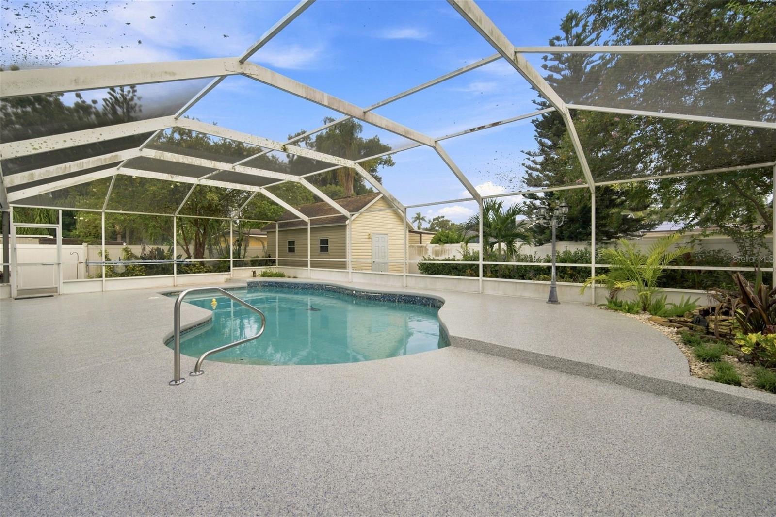 526 S LARRY CIR — photo 35