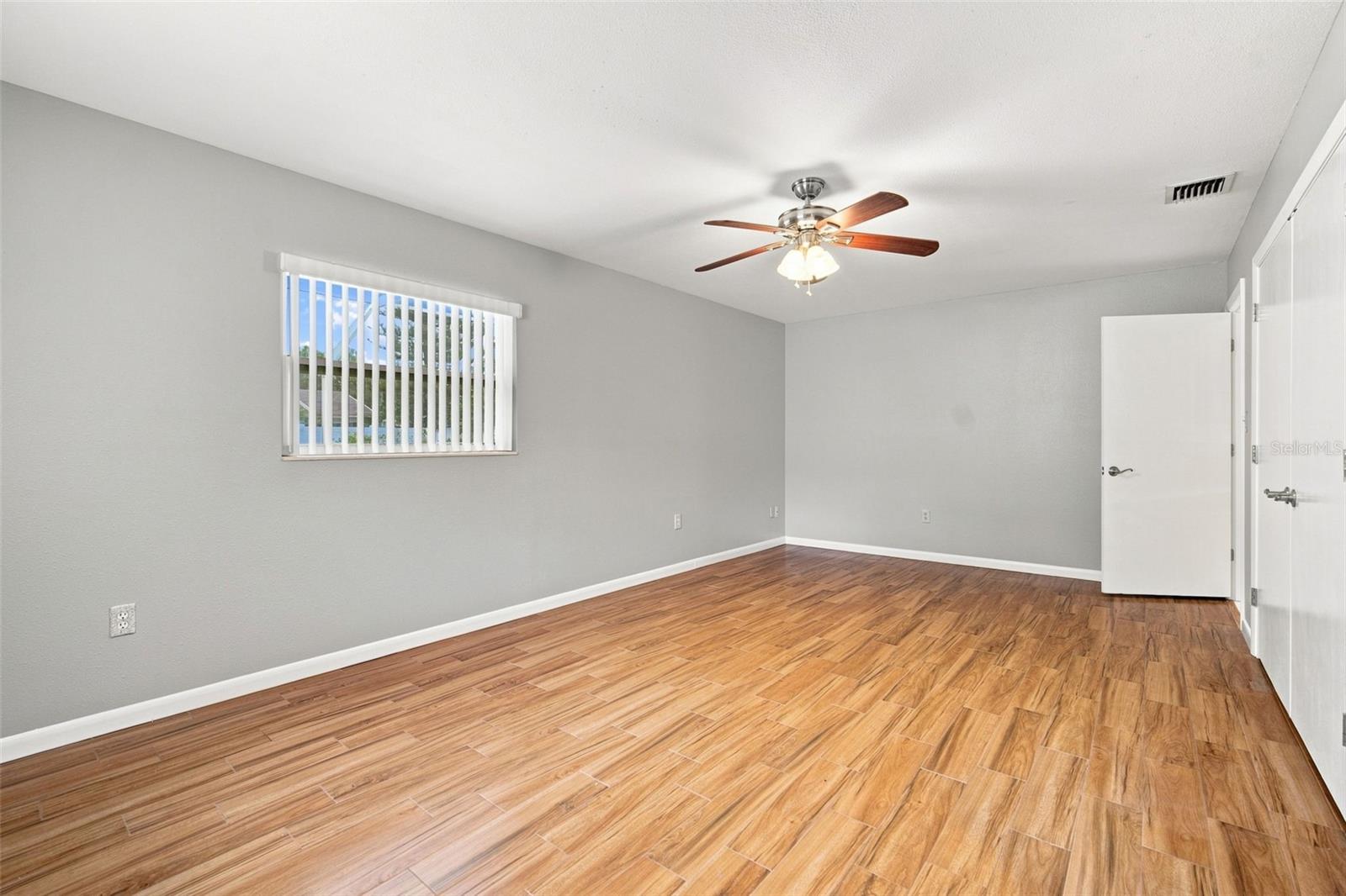 526 S LARRY CIR — photo 22
