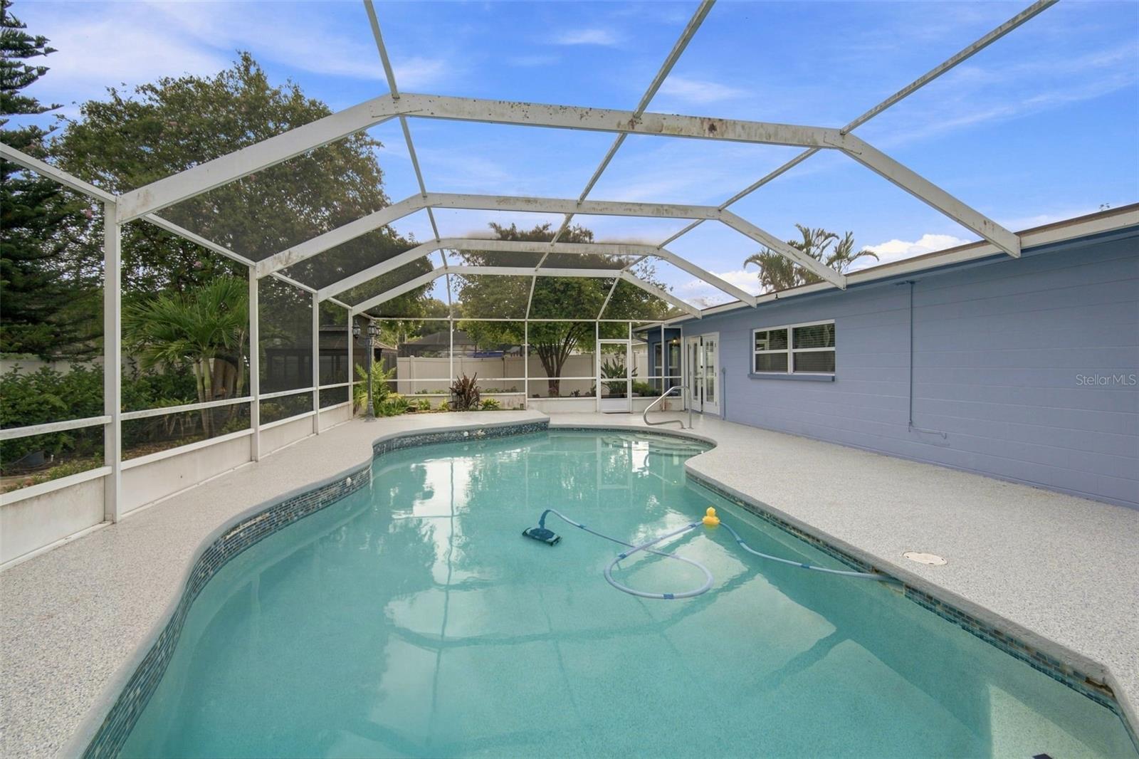 526 S LARRY CIR — photo 37