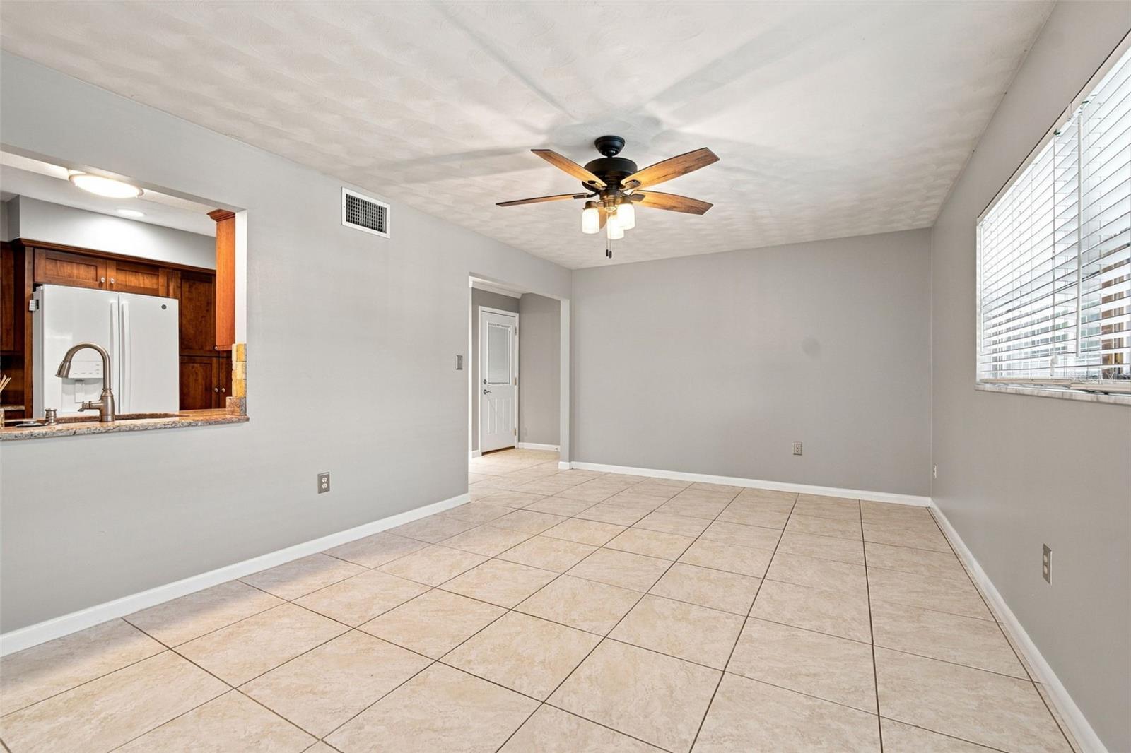 526 S LARRY CIR — photo 23