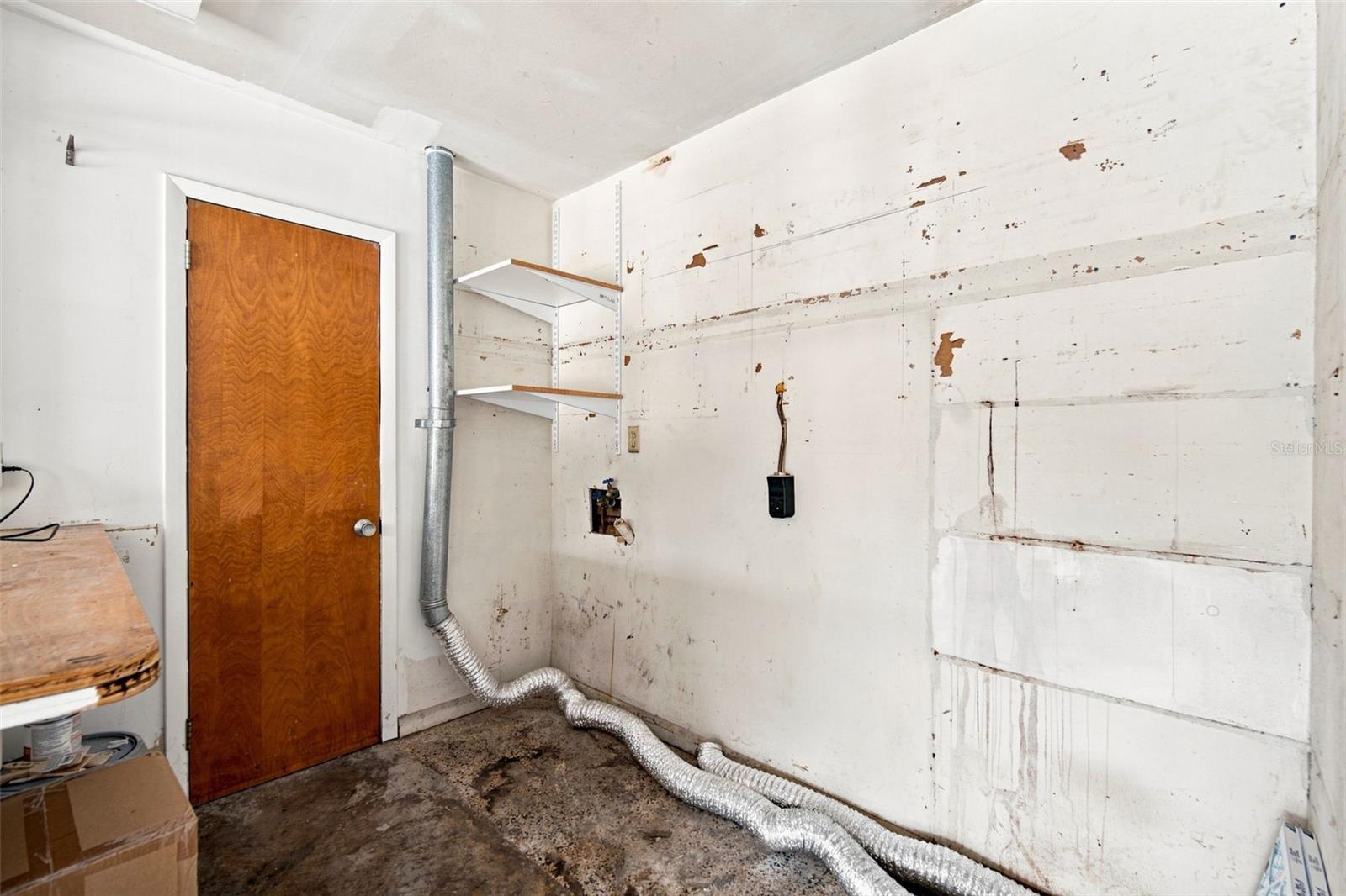 526 S LARRY CIR — photo 44