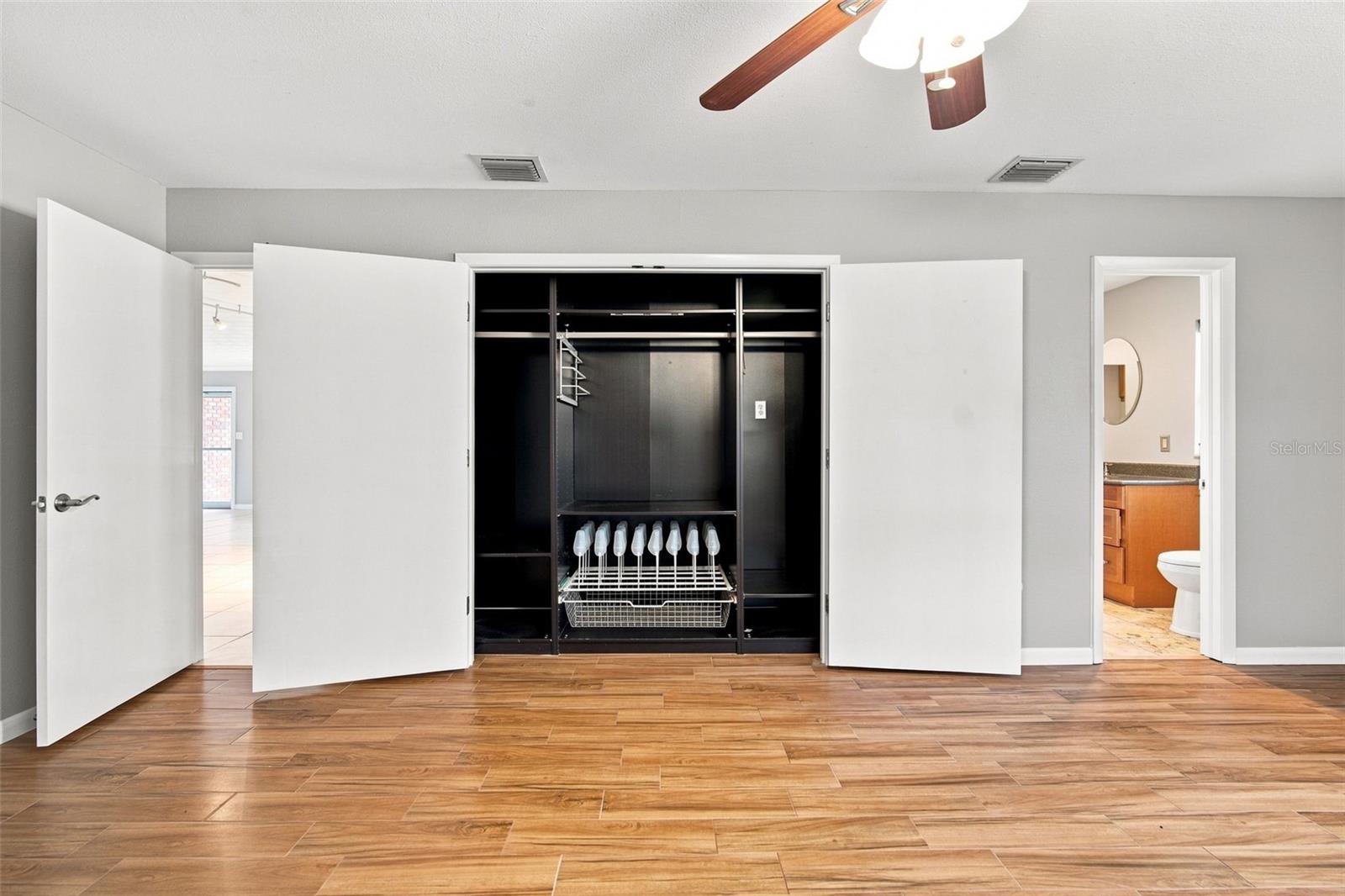 526 S LARRY CIR — photo 18