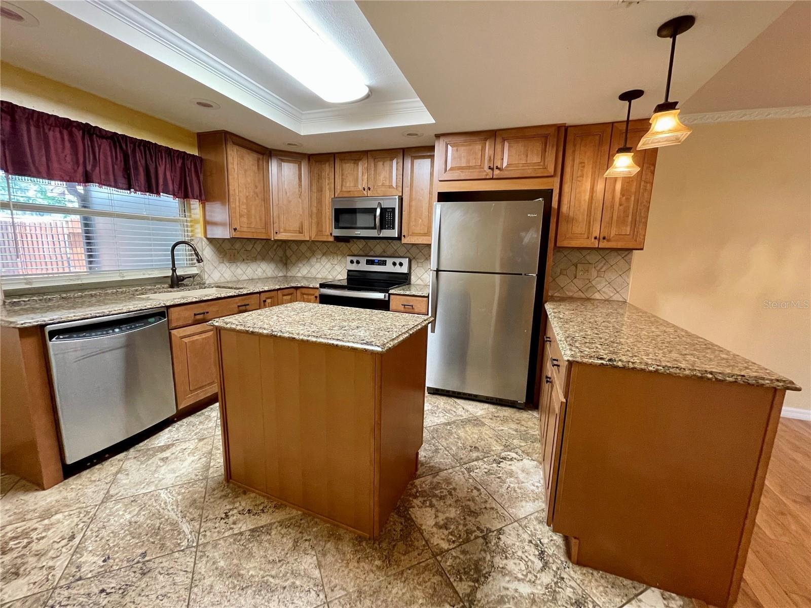 14803 LAKE FOREST DR — photo 2