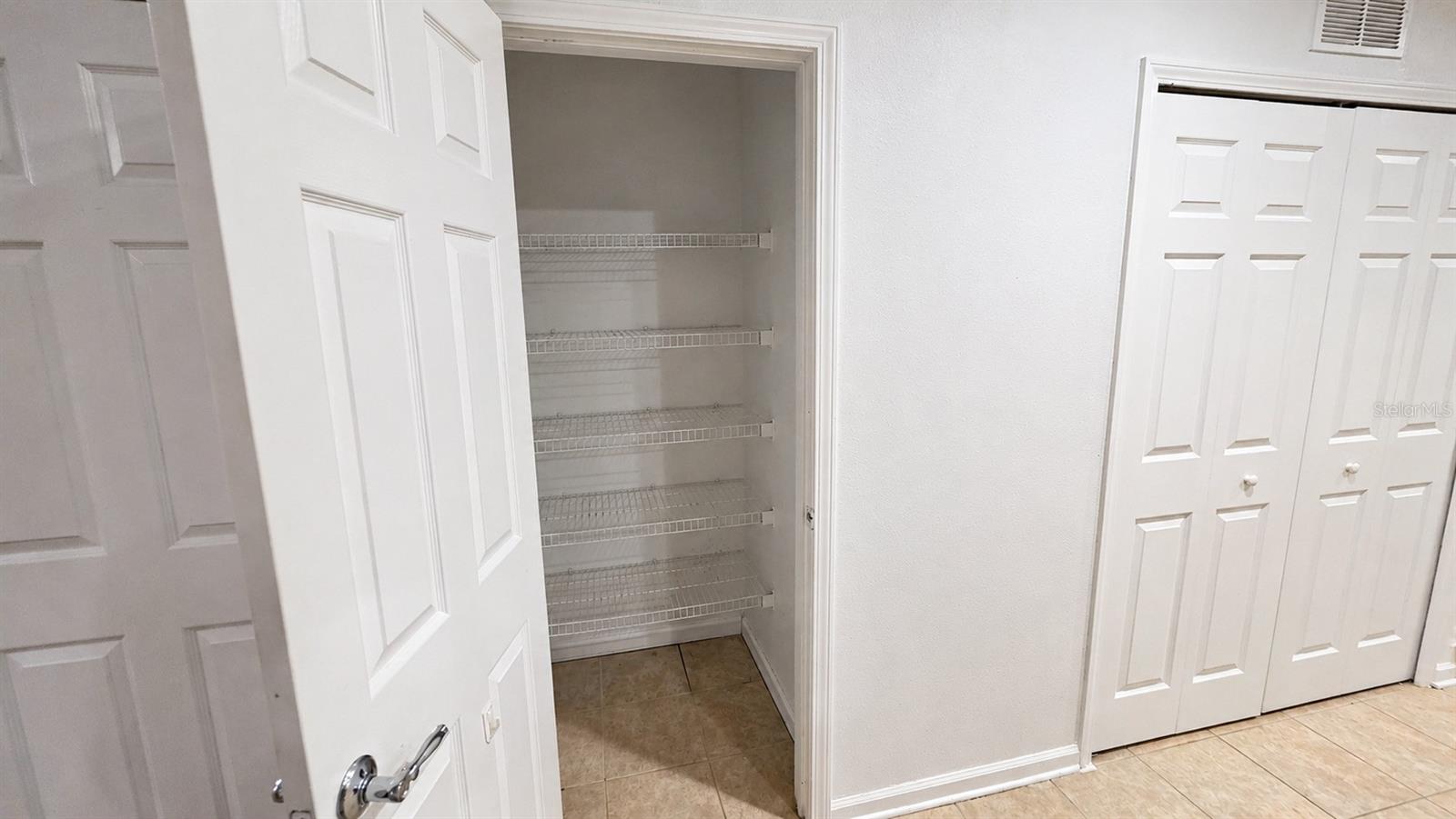 2086 KINGS PALACE DR #2086 — photo 8