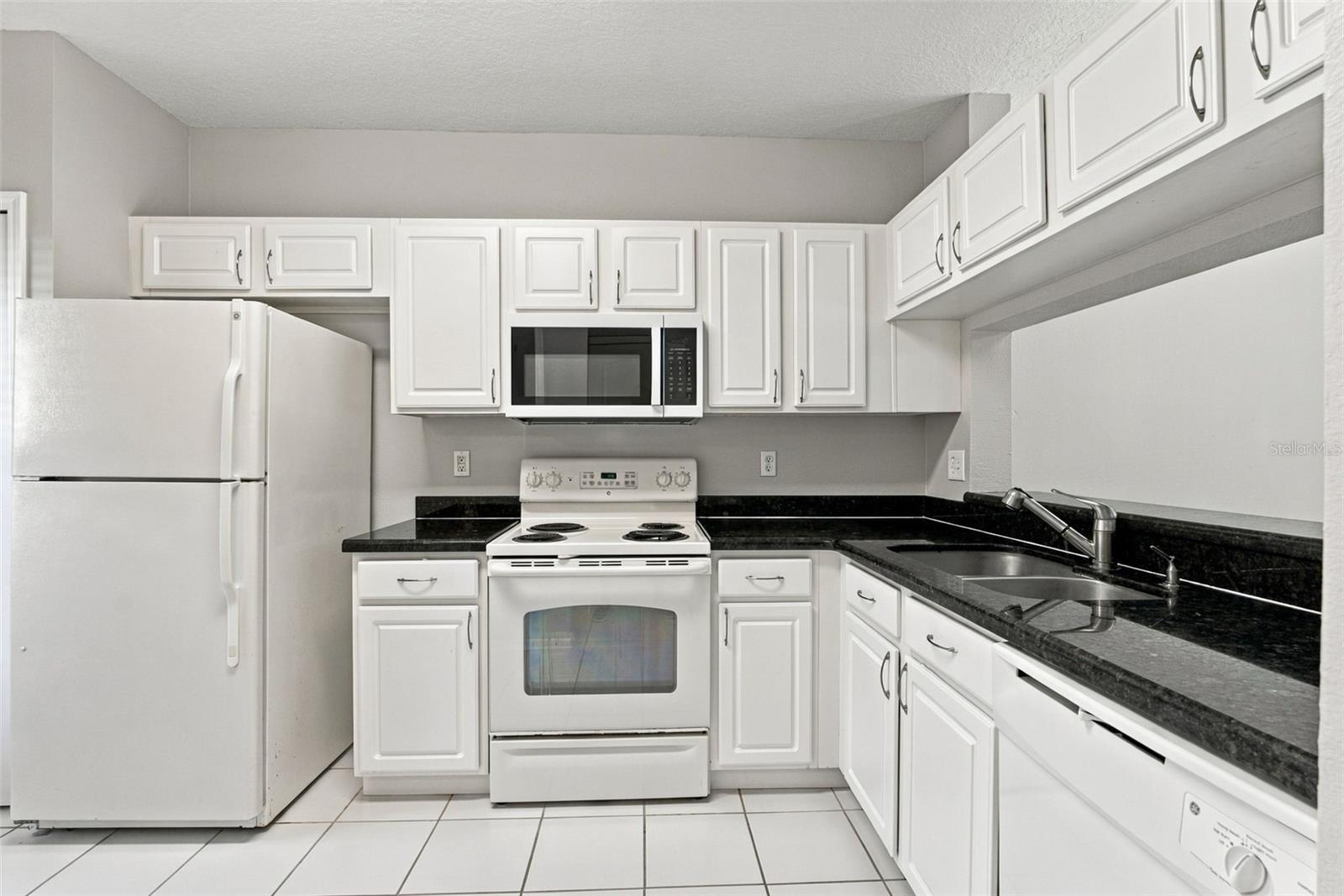 1150 KENNEWICK CT #1150 — photo 5