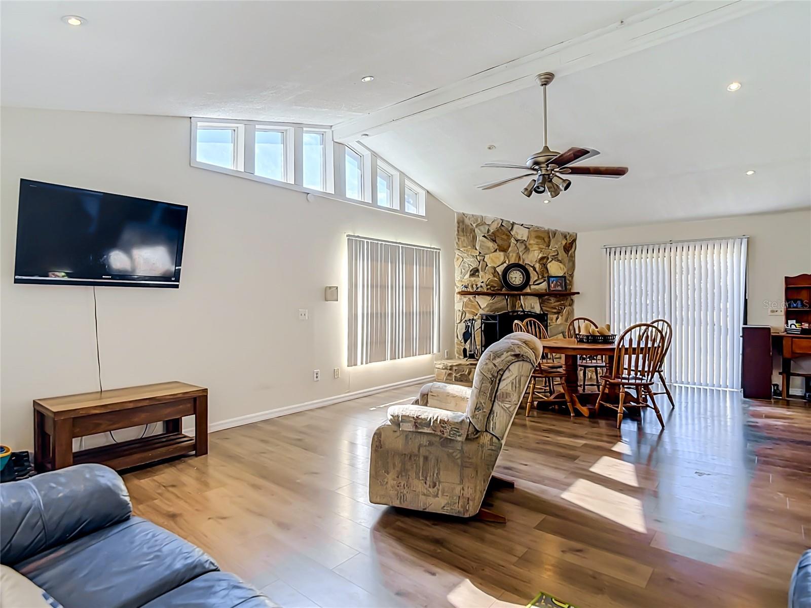 7102 FIVE ACRE RD — photo 9