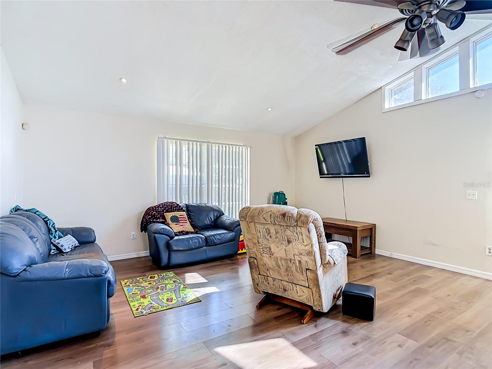 7102 FIVE ACRE RD — photo 11