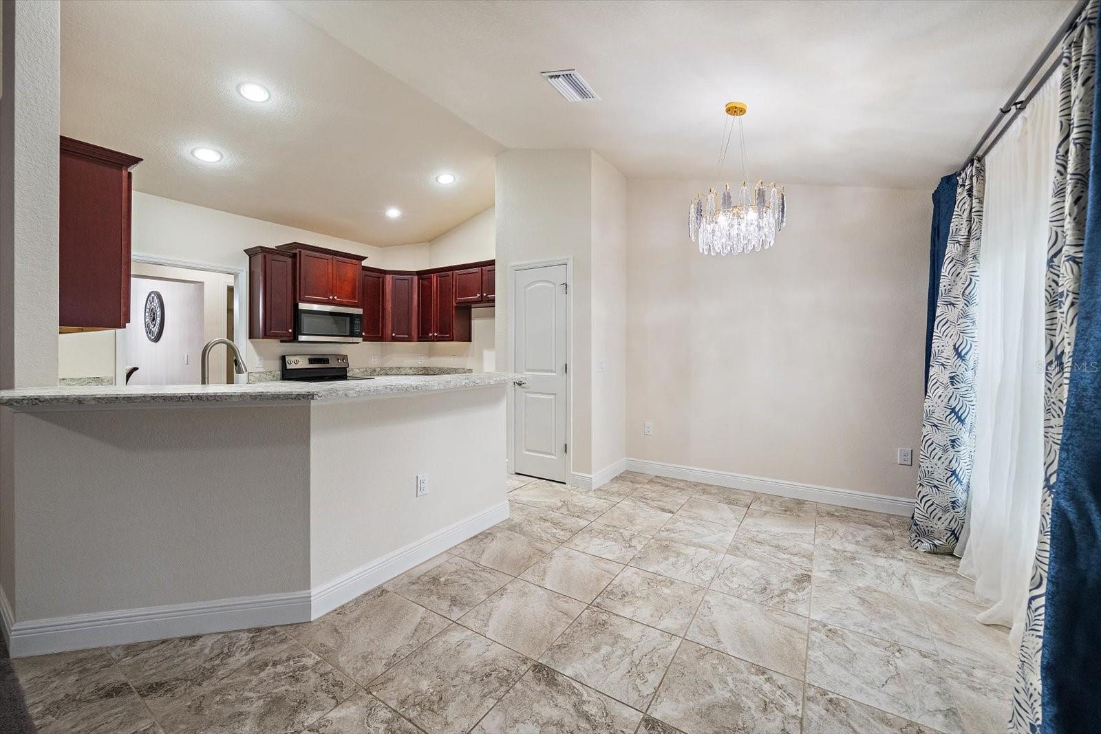 2494 CHEROKEE ST — photo 17