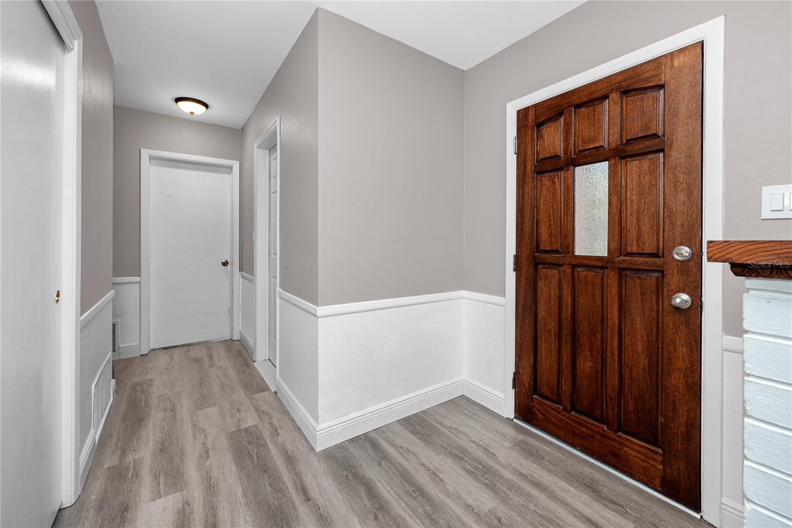 3747 SHADY BLUFFS DR — photo 8