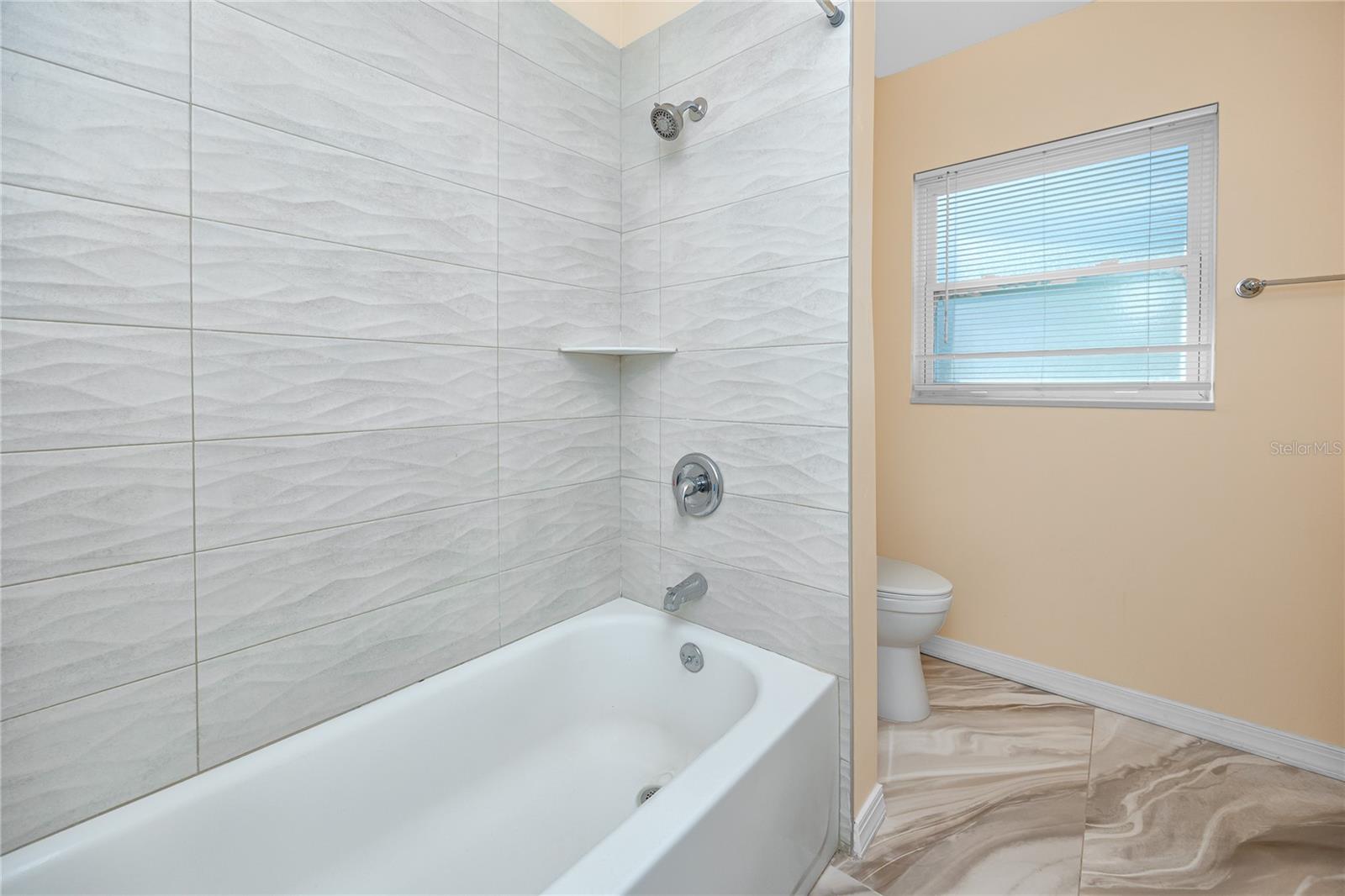 3747 SHADY BLUFFS DR — photo 29