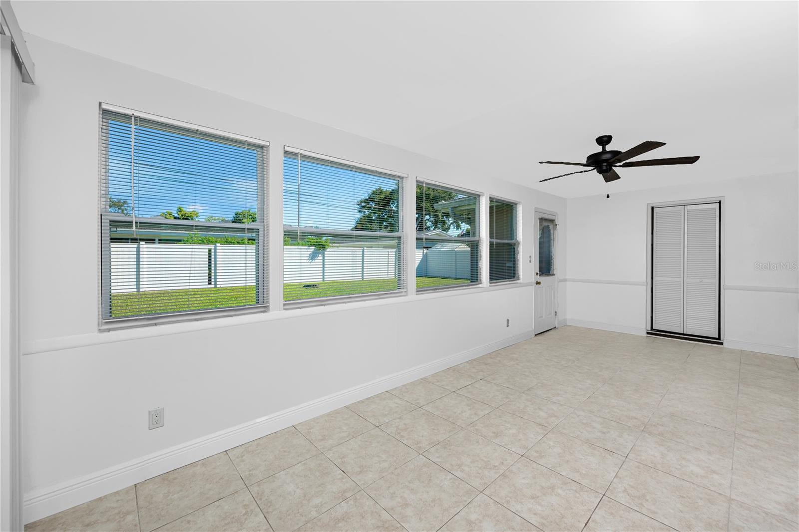 3747 SHADY BLUFFS DR — photo 18