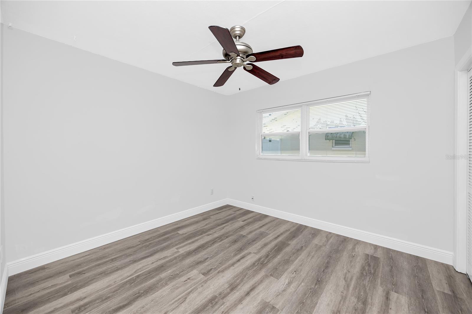3747 SHADY BLUFFS DR — photo 31