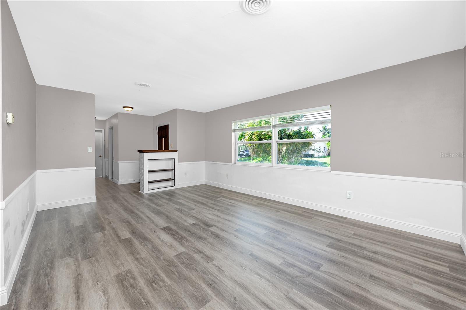3747 SHADY BLUFFS DR — photo 9