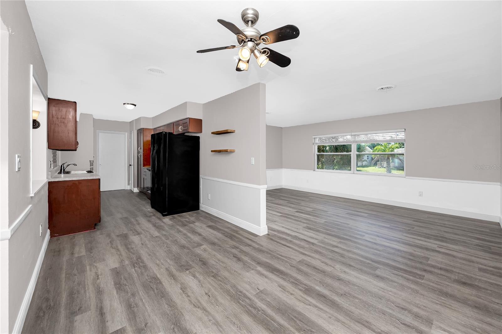 3747 SHADY BLUFFS DR — photo 11