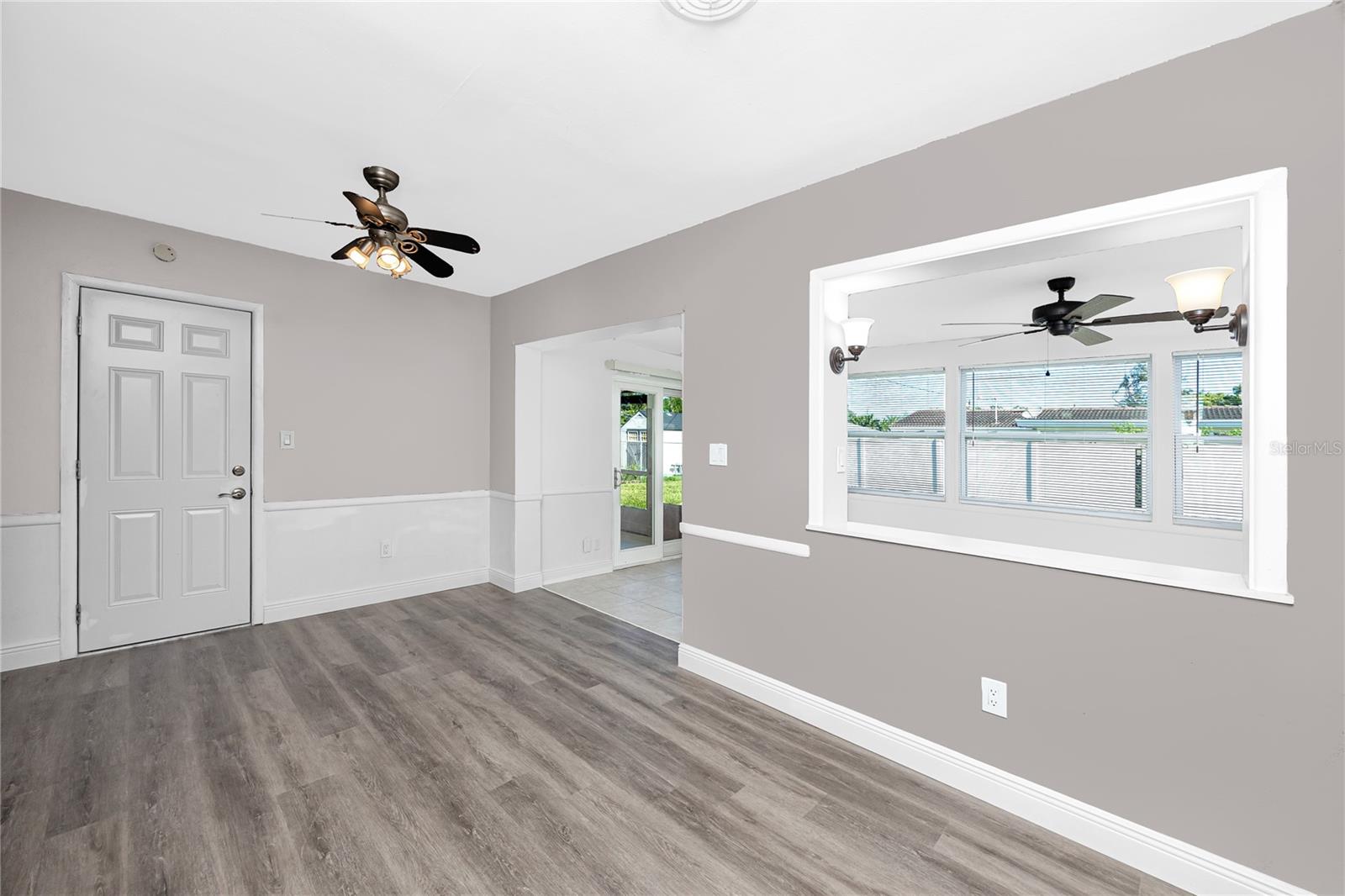 3747 SHADY BLUFFS DR — photo 17