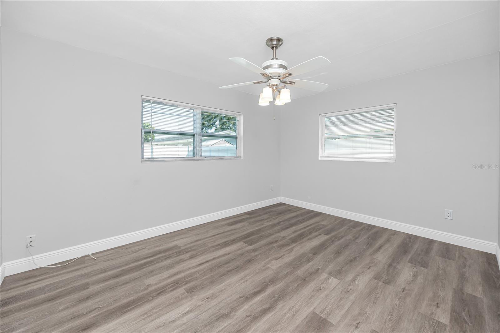 3747 SHADY BLUFFS DR — photo 22