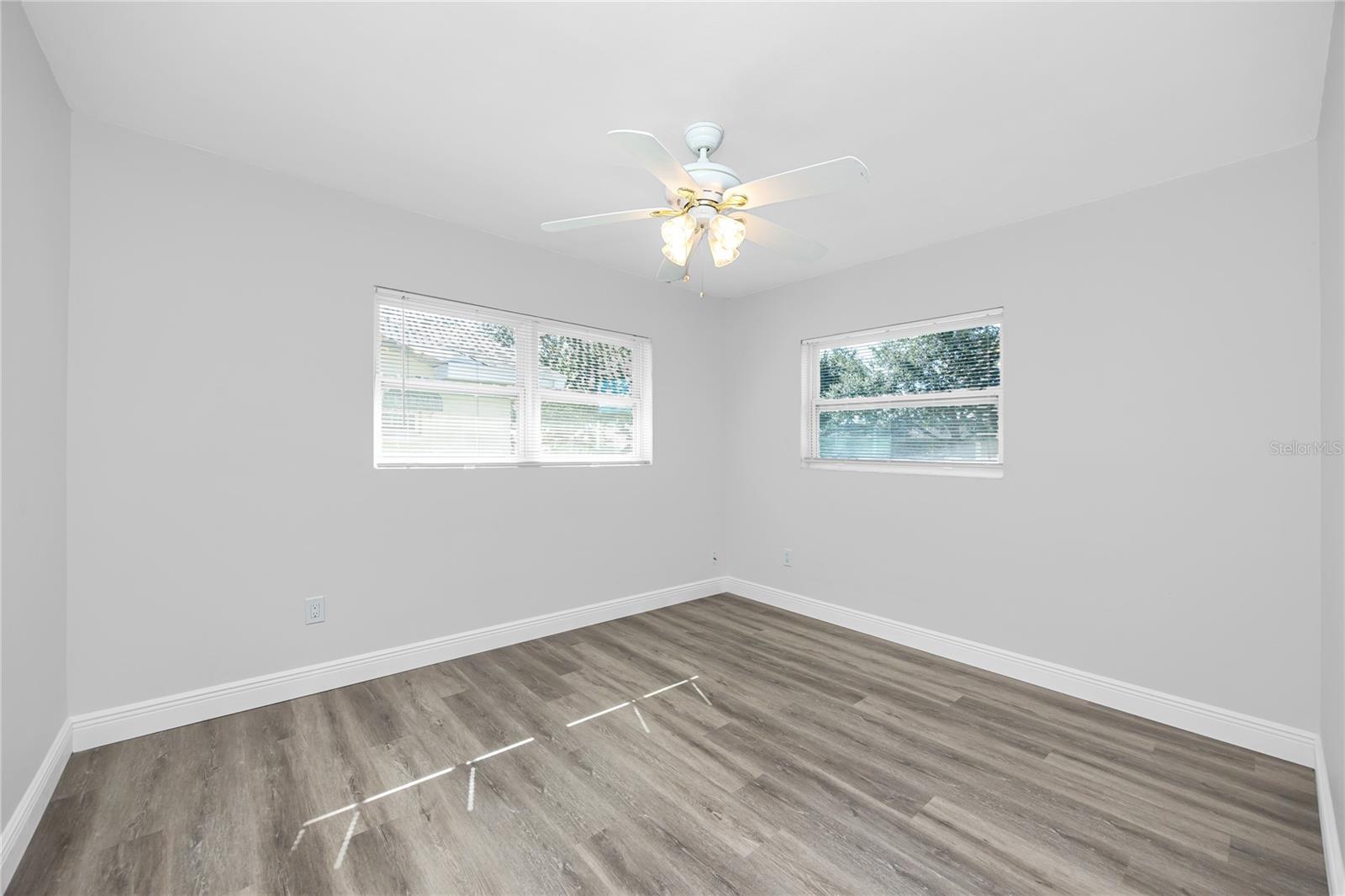 3747 SHADY BLUFFS DR — photo 26