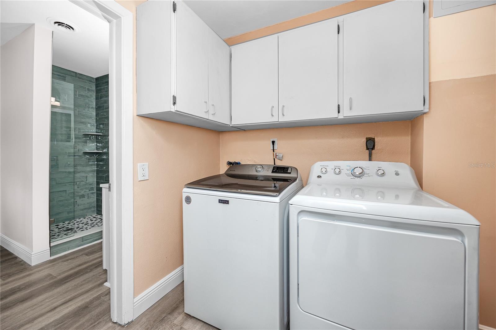 3747 SHADY BLUFFS DR — photo 15