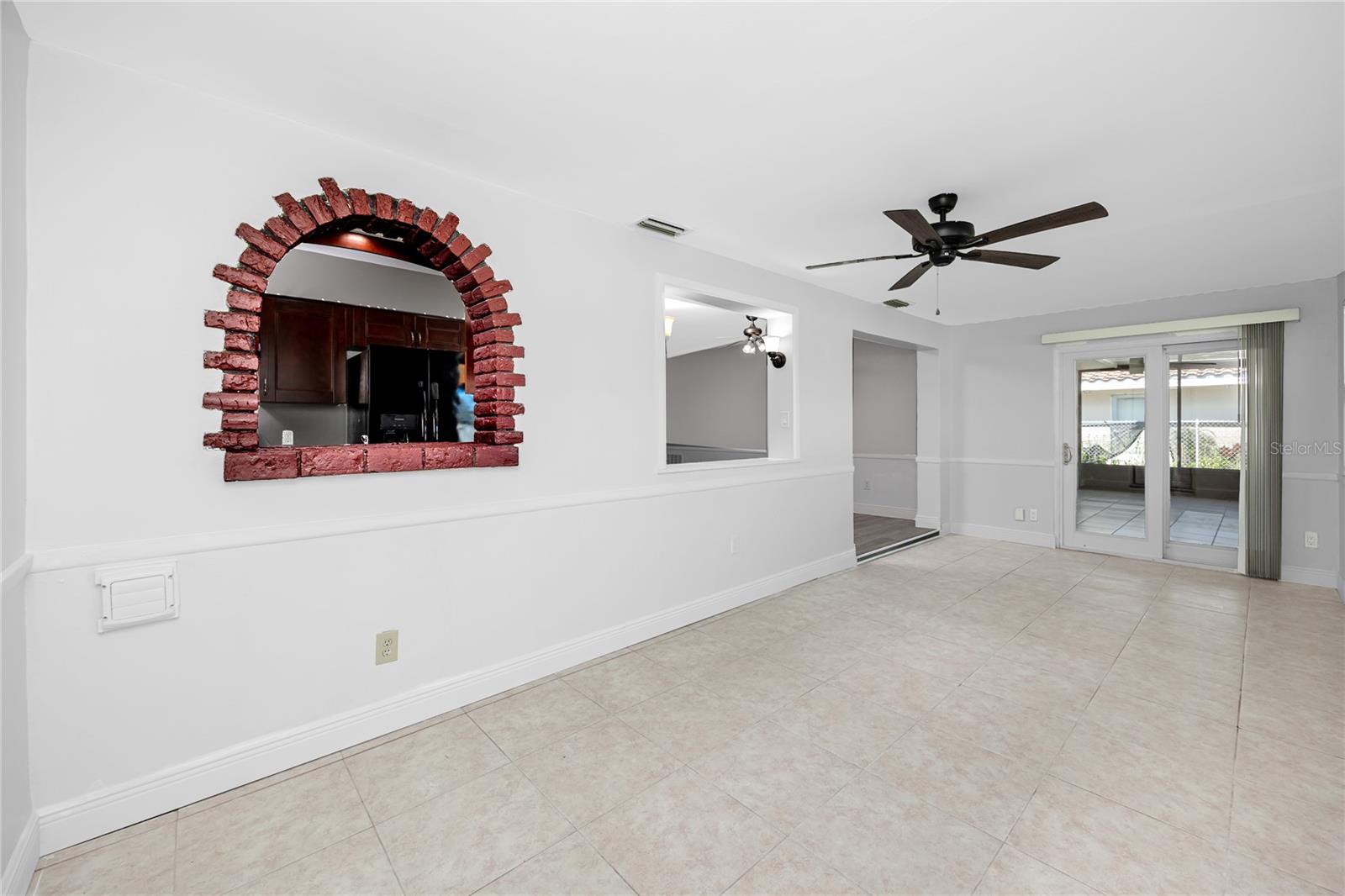 3747 SHADY BLUFFS DR — photo 19