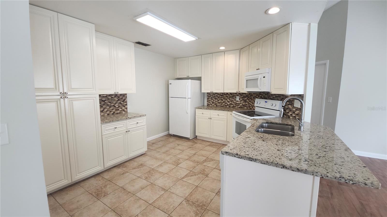 1306 COOLRIDGE DR — photo 5