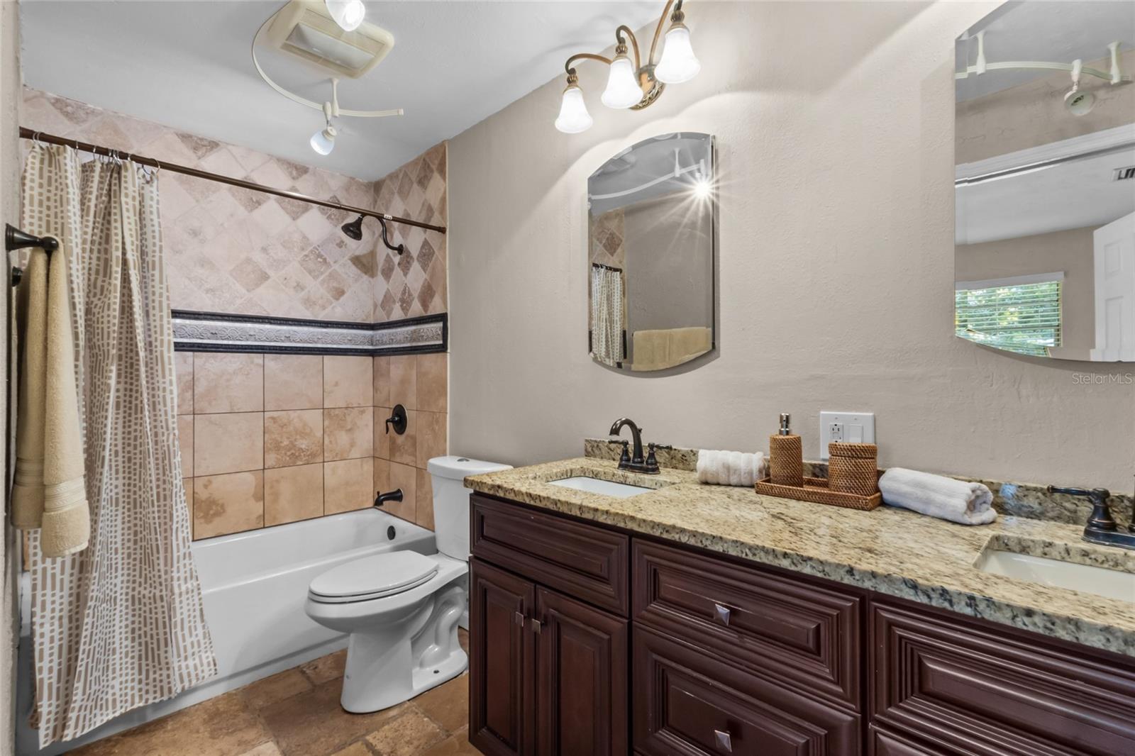 2520 E MILMAR DR — photo 24