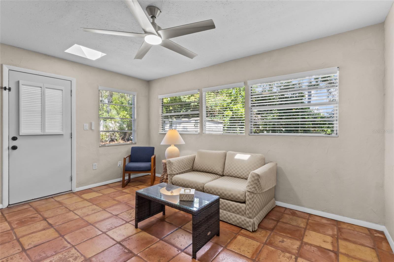 2520 E MILMAR DR — photo 13