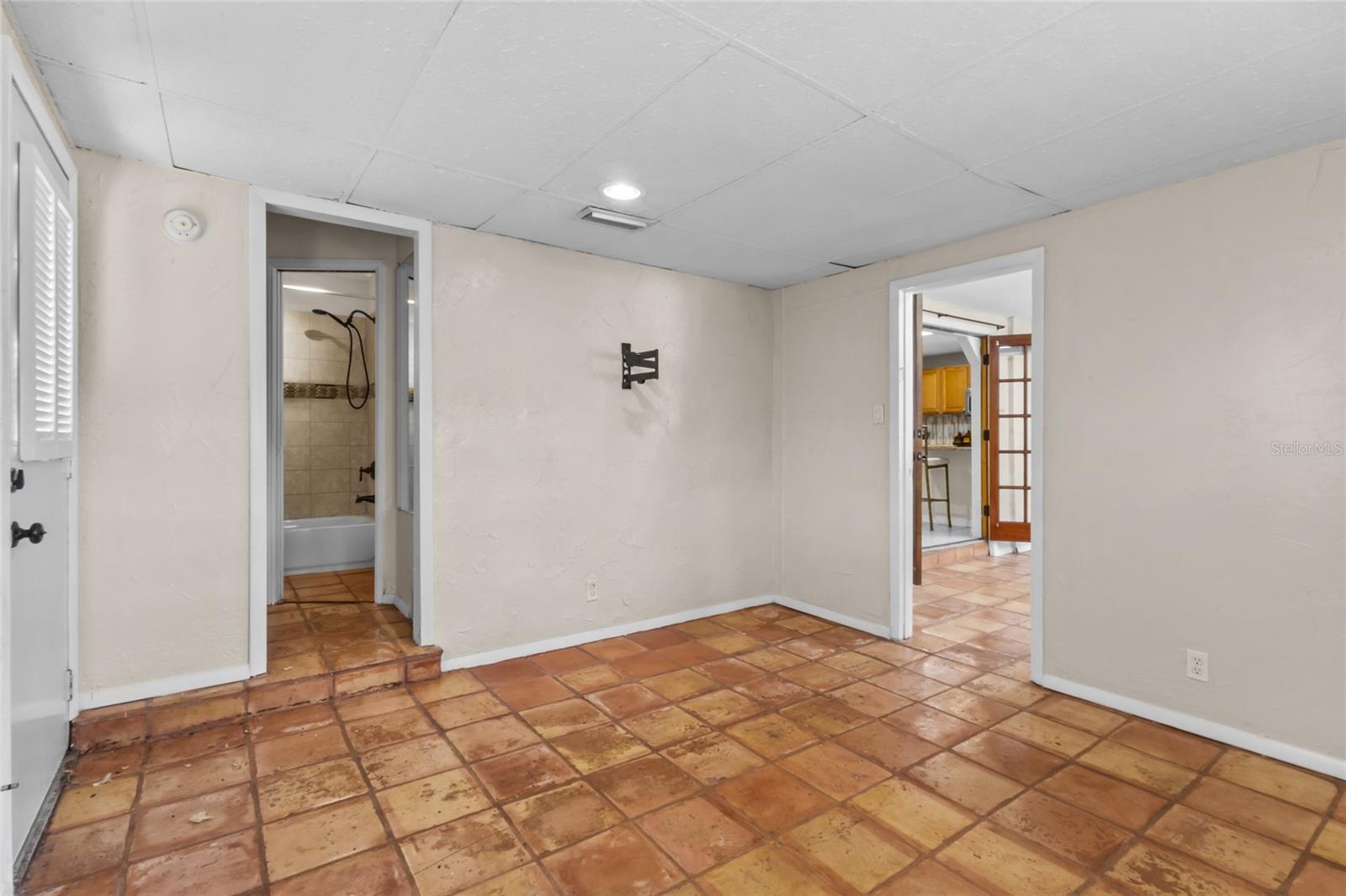 2520 E MILMAR DR — photo 16