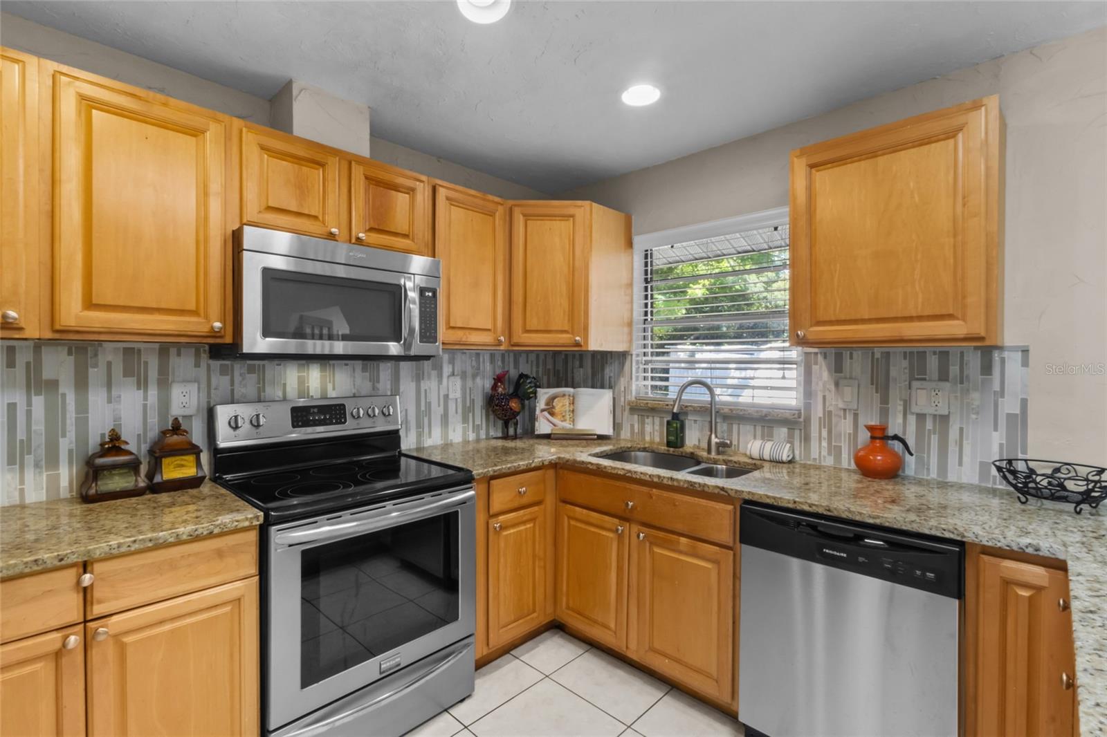 2520 E MILMAR DR — photo 8