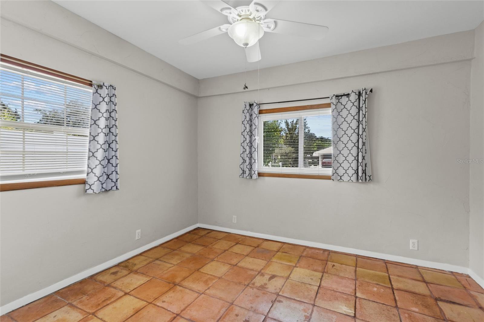 2520 E MILMAR DR — photo 19