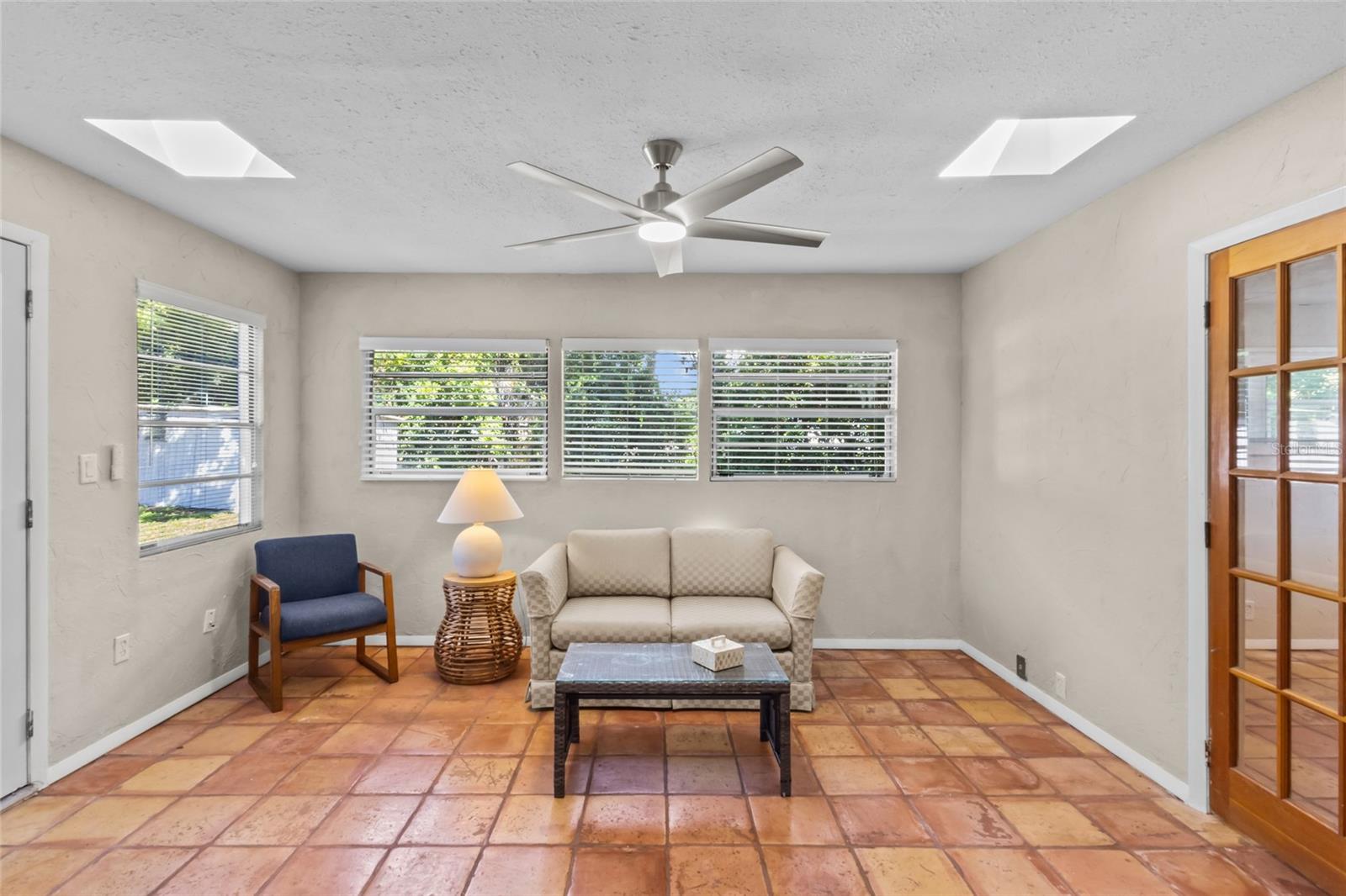 2520 E MILMAR DR — photo 12