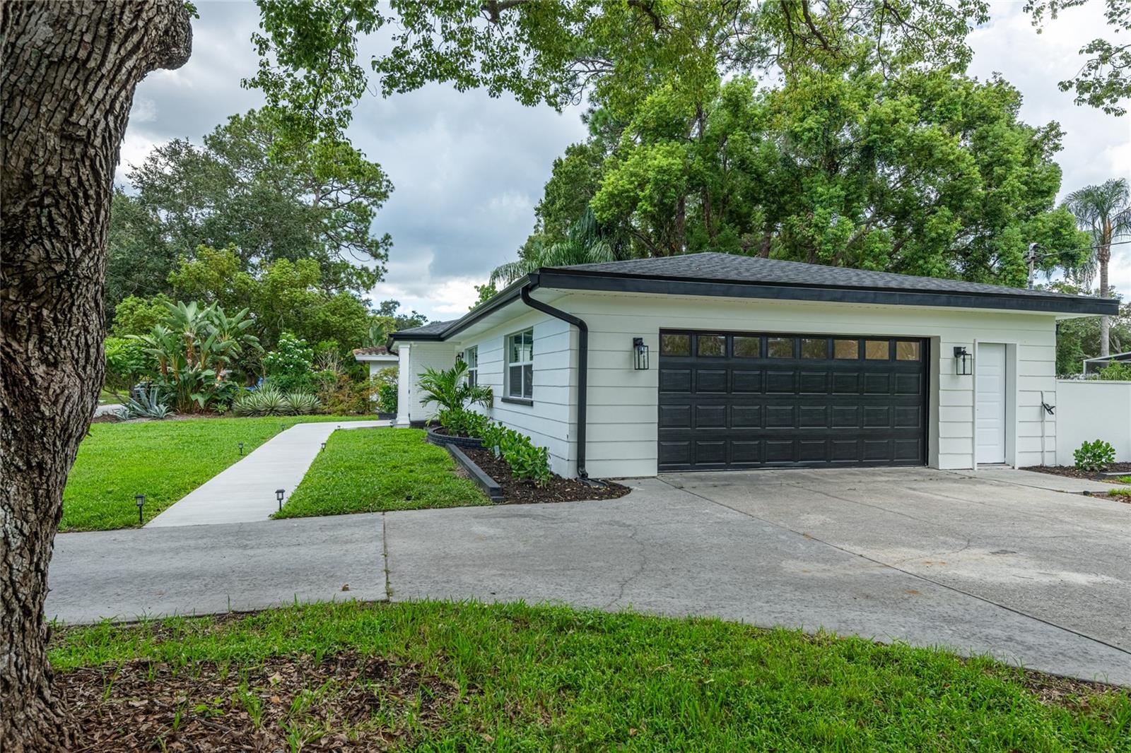 796 PINEWOOD DR — photo 29