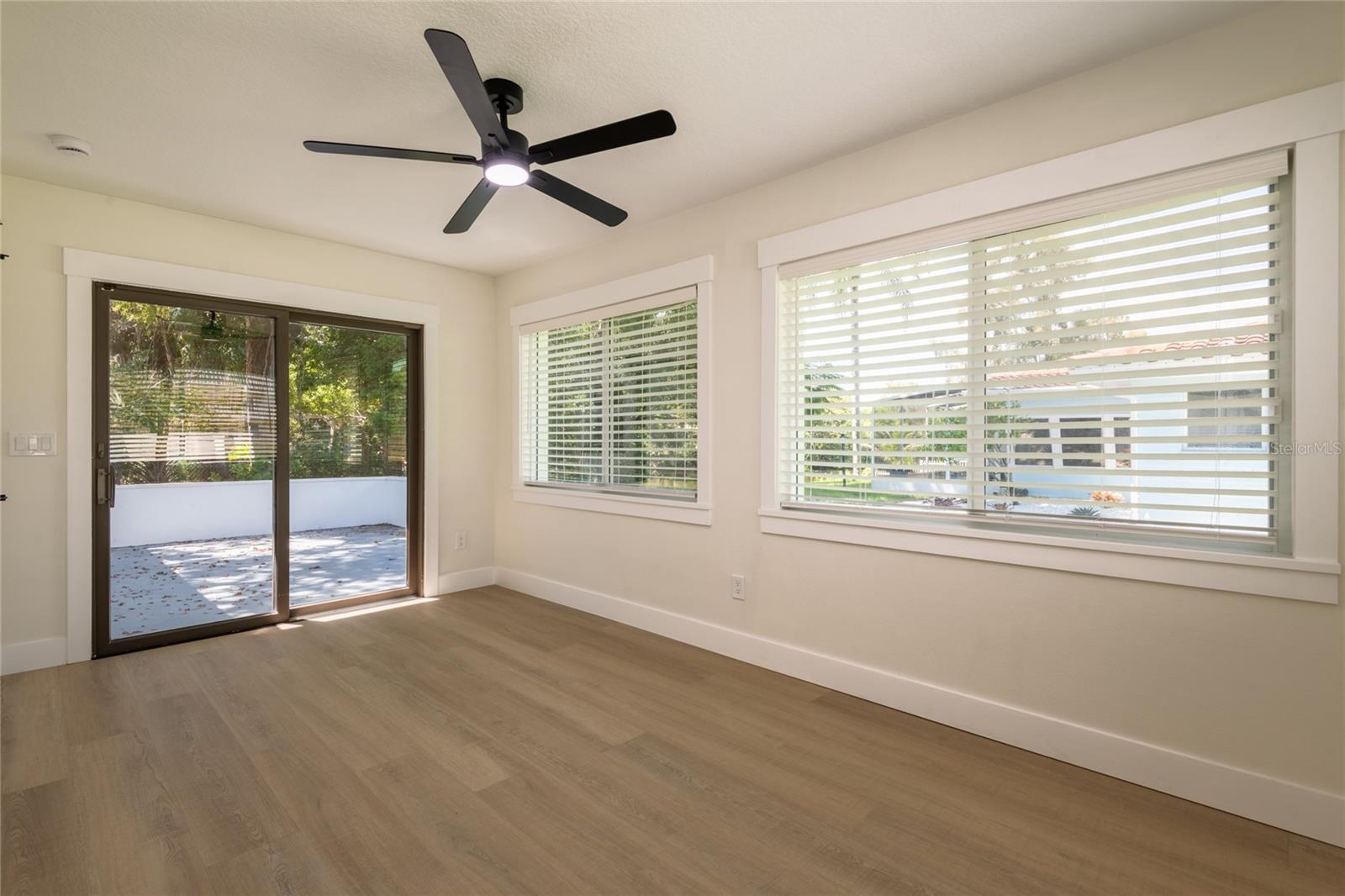 796 PINEWOOD DR — photo 20