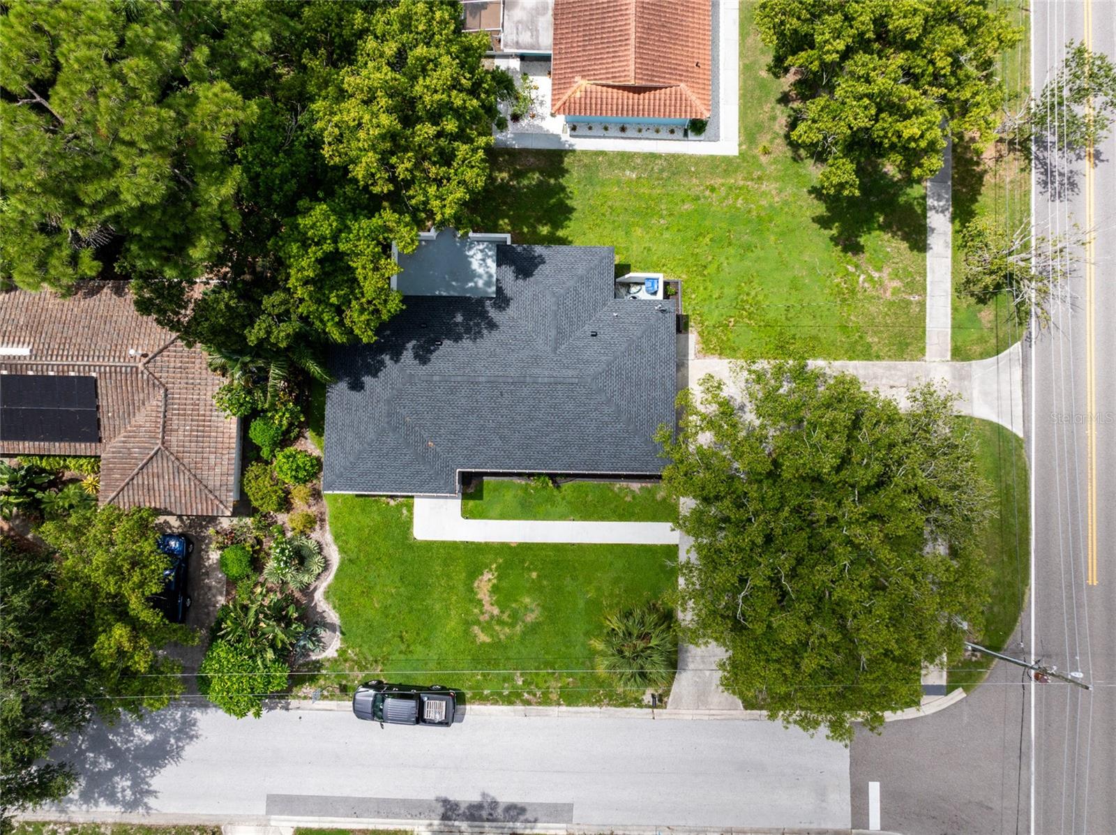 796 PINEWOOD DR — photo 31