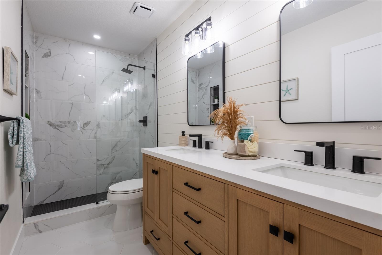 796 PINEWOOD DR — photo 17