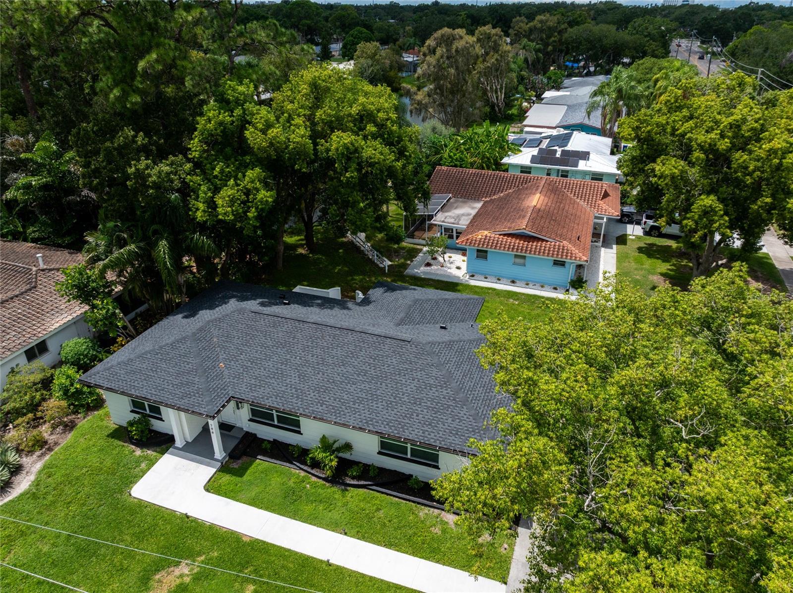 796 PINEWOOD DR — photo 30