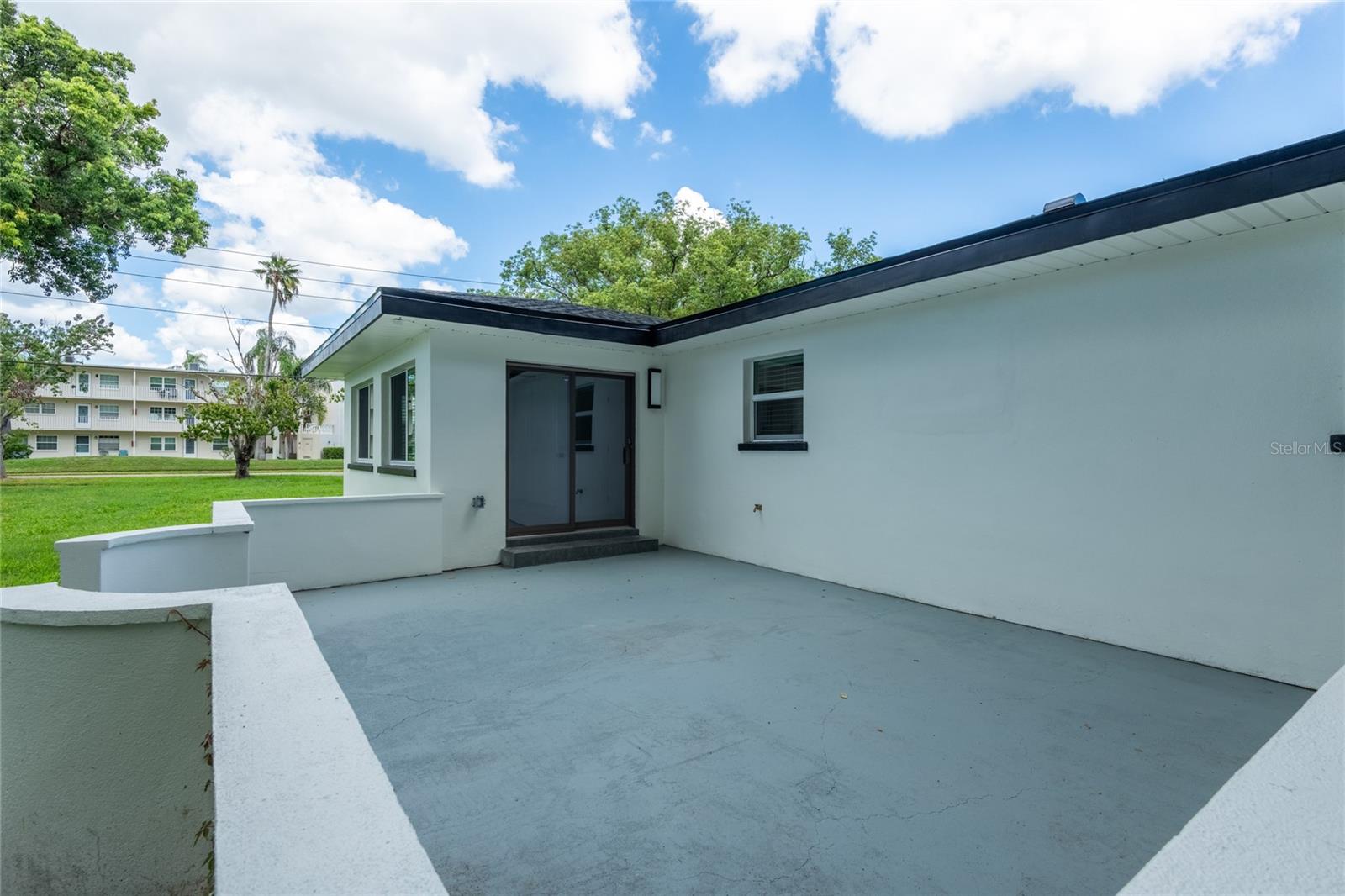 796 PINEWOOD DR — photo 27
