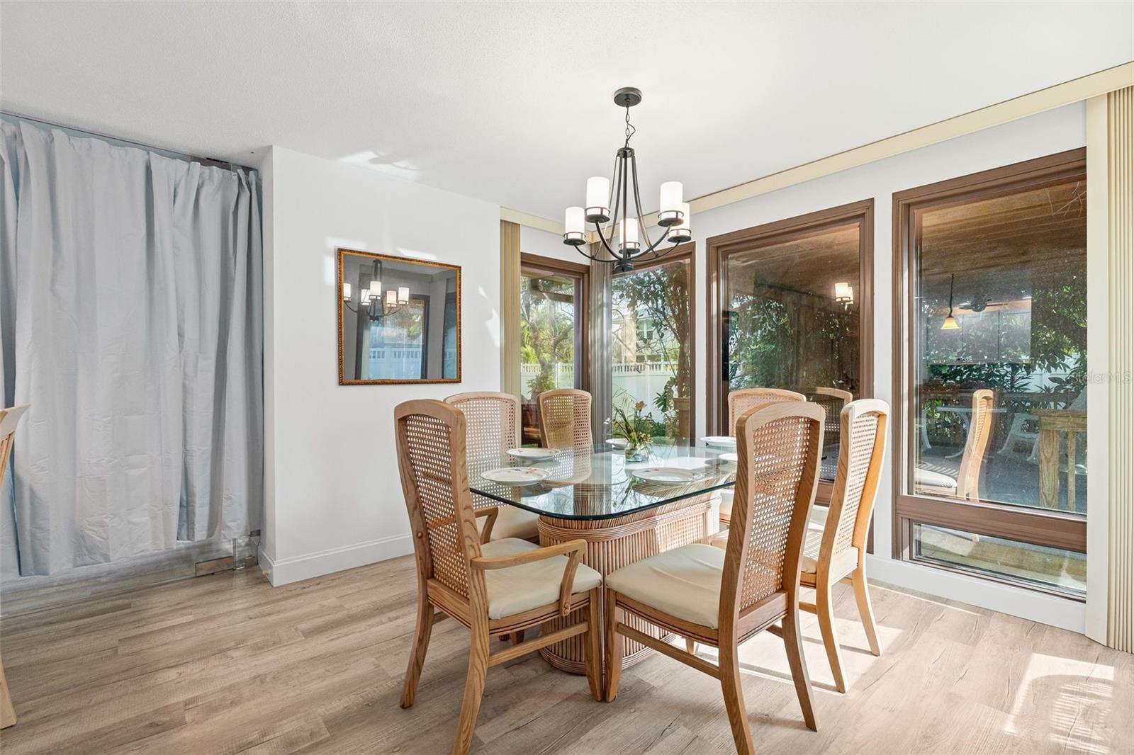 7215 WESTMORELAND DR — photo 18