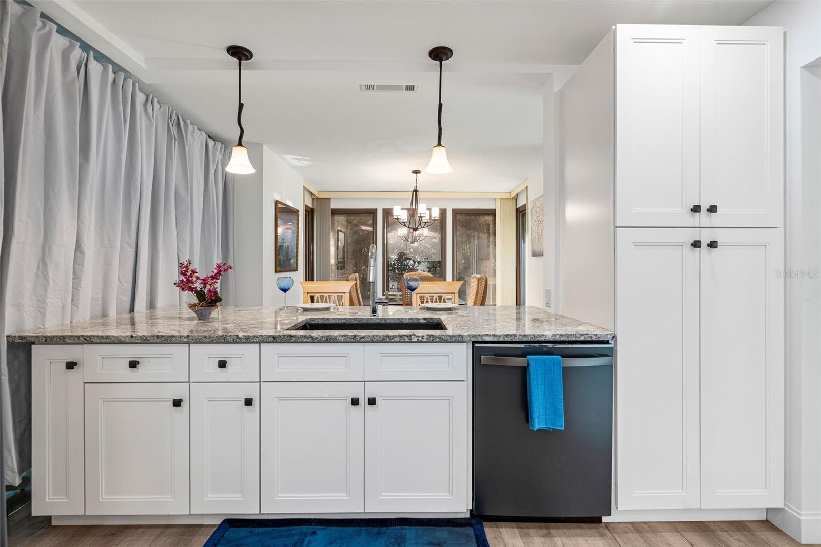 7215 WESTMORELAND DR — photo 22